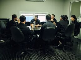 El presente de Dignos Company se construye todos los días. En cada espacio de trabajo, en cada proceso, en cada detalle y en cada decisión, seguimos materializando una visión que nació hace años y que hoy continúa tomando forma. Nuestra fábrica repre