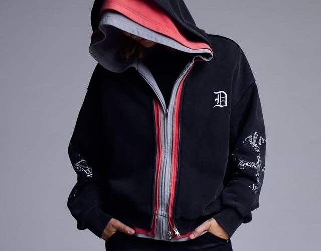 Rebel Hoodie. Built to Last. Prendas diseñadas para durar, creadas para seguirte el ritmo en cualquier momento y lugar. www.dignosofficial.com